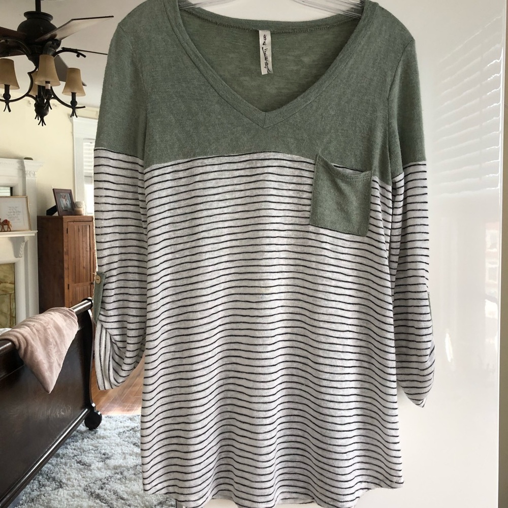 Perfect thin sweater to transition into spring!